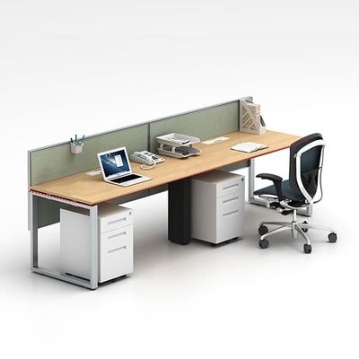 Mesa de trabalho modular para 2 pessoas tamanho 2.400 mm com divisória de tecido