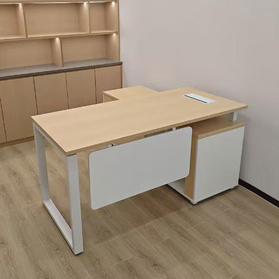 Mesa de Escritório Executiva em L com Painel de Melamina e Largura de 1600mm para Espaço de Trabalho de Chefe ou CEO